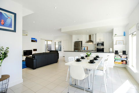 Blue Zone - Aldinga Beach - Accommodation Coffs Harbour 1