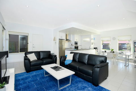 Blue Zone - Aldinga Beach - Accommodation Coffs Harbour 3