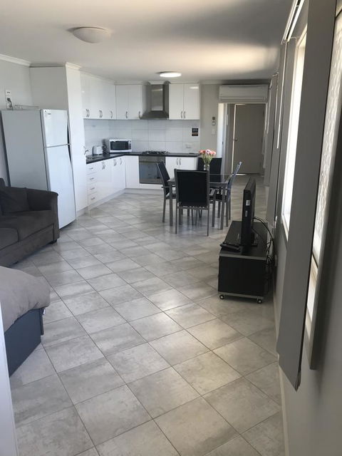 Beachside & Jetty View Apartment 6 - Captain\'s Apt - Accommodation Coffs Harbour 4