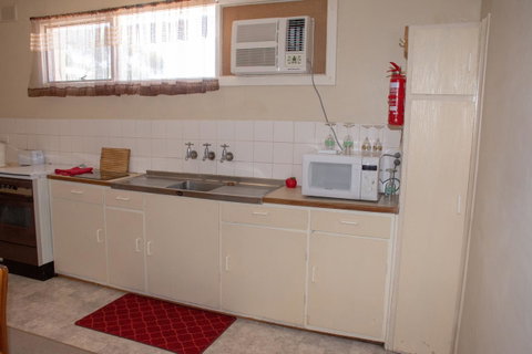 Kimba Units - Accommodation Coffs Harbour 5