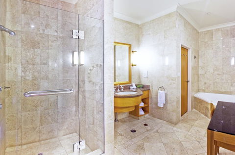 Duxton Hotel Perth - Accommodation Coffs Harbour 3