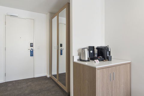 Metro Hotel Perth - Accommodation Coffs Harbour 1