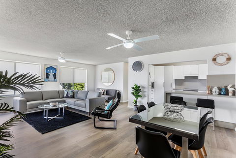 Laman Lodge, Unit 2, 15 Laman Street - Accommodation Coffs Harbour 2