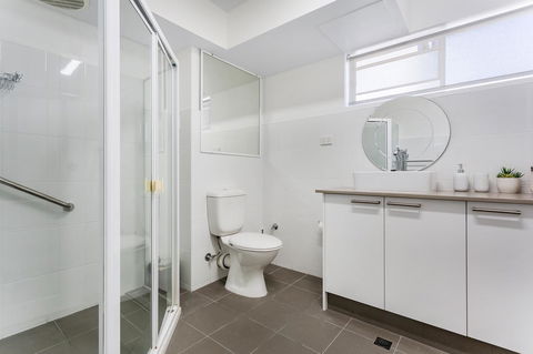 Laman Lodge, Unit 2, 15 Laman Street - Accommodation Coffs Harbour 11