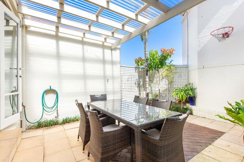 Kensington Self-Contained Modern House (89BROM) - Accommodation Coffs Harbour 9