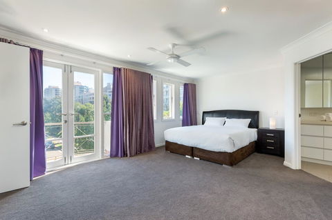 Kensington Self-Contained Modern House (89BROM) - Accommodation Coffs Harbour 1