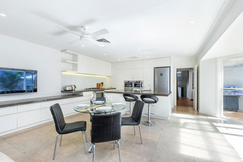 Kensington Self-Contained Modern House (89BROM) - Accommodation Coffs Harbour 5