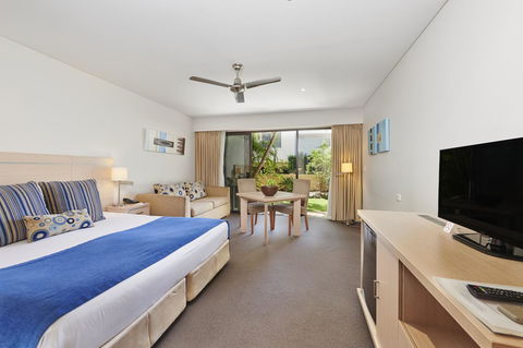 Waves Byron Bay - Accommodation Coffs Harbour 2