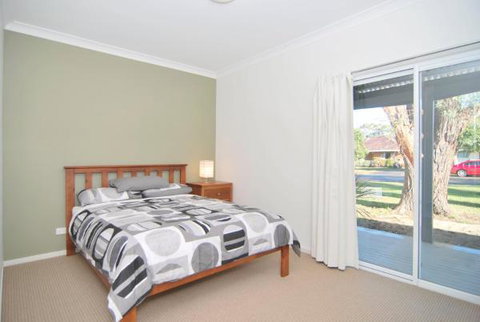 Huskisson Holiday Motel Cabins - Accommodation Coffs Harbour 30