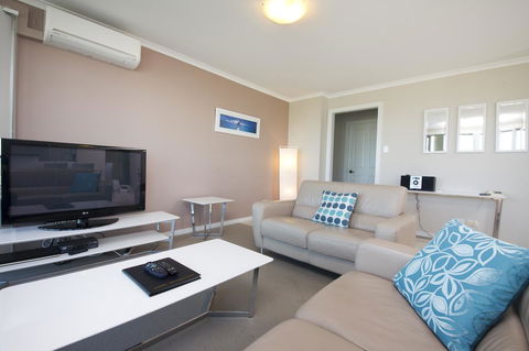 Sails Apartments - Accommodation Coffs Harbour 6