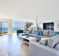 Neptune - Absolute Beachfront - Accommodation Coffs Harbour