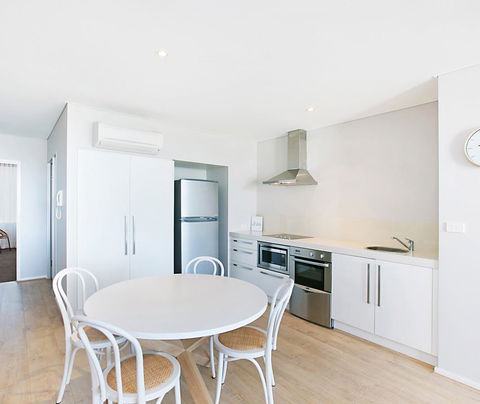 Oaks Nelson Bay Lure Suites - Accommodation Coffs Harbour 1