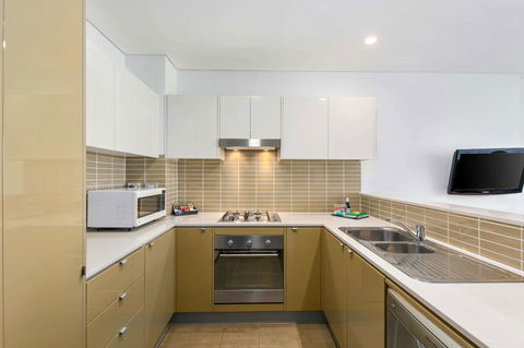 Quality Suites Pioneer Sands - Accommodation Coffs Harbour 11