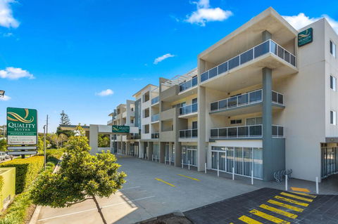 Quality Suites Pioneer Sands - Accommodation Coffs Harbour 1