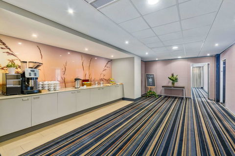 Quality Suites Pioneer Sands - Accommodation Coffs Harbour 2