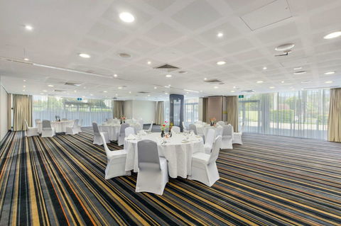 Quality Suites Pioneer Sands - Accommodation Coffs Harbour 13