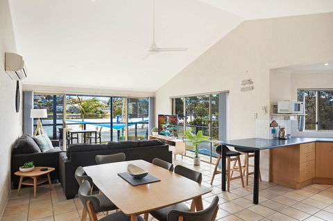 Sails Luxury Apartments Merimbula - Accommodation Coffs Harbour 39