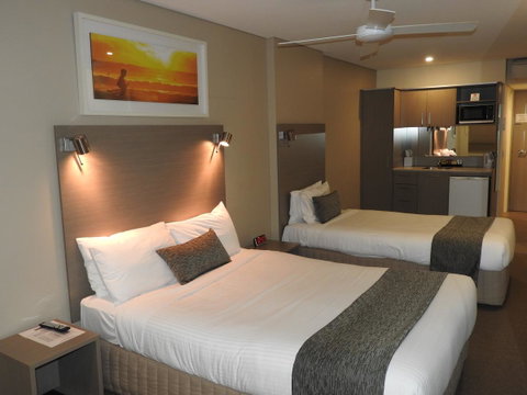 Manly Paradise Motel & Apartments - Accommodation Coffs Harbour 1