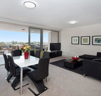 The Junction Palais - Modern and Spacious 2BR Bondi Junction Apartment Close to Everything - Accommodation Coffs Harbour