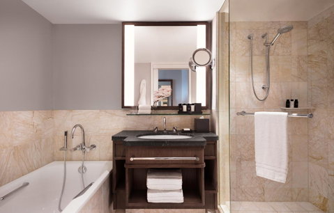 Four Seasons Hotel Sydney - Accommodation Coffs Harbour 5