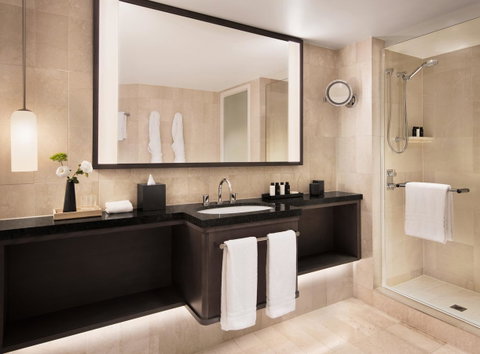 Four Seasons Hotel Sydney - Accommodation Coffs Harbour 17