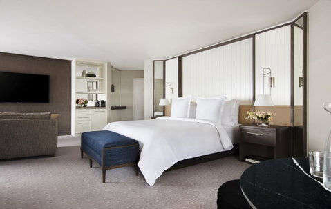 Four Seasons Hotel Sydney - Accommodation Coffs Harbour 2