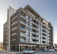 Honeysuckle Executive Apartments - Accommodation Coffs Harbour
