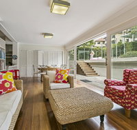 Summery spacious 4 bed home in Kurraba Point - Accommodation Coffs Harbour