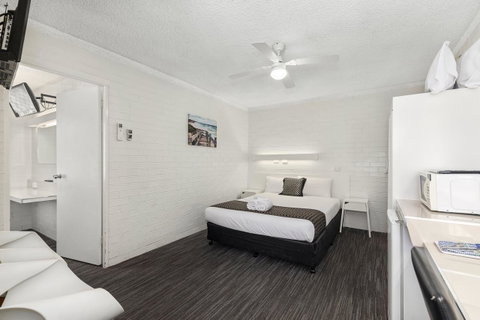 Coastal Bay Motel - Accommodation Coffs Harbour 16