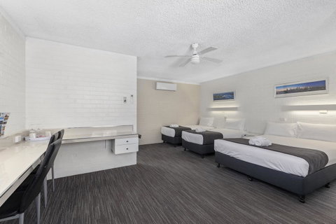 Coastal Bay Motel - Accommodation Coffs Harbour 11