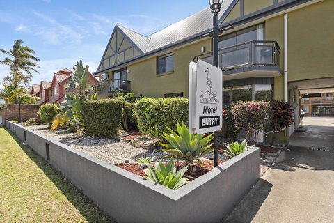 Coastal Bay Motel - Accommodation Coffs Harbour 4