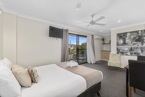 Coastal Bay Motel - Accommodation Coffs Harbour 2