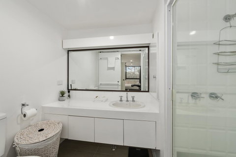 Pacific Towers Beach Resort - Accommodation Coffs Harbour 2