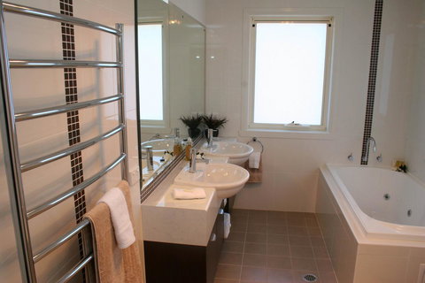 Encore Apartments - Accommodation Coffs Harbour 11