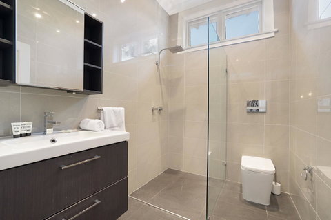 Huge Harbour View Apartment In Historic Home - Accommodation Coffs Harbour 4