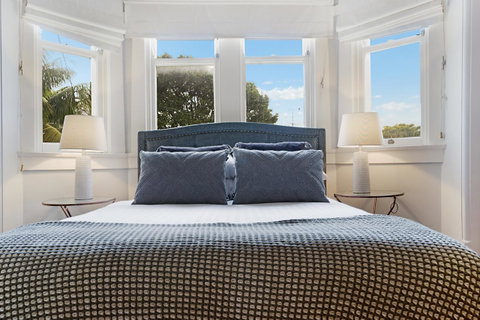 Huge Harbour View Apartment In Historic Home - Accommodation Coffs Harbour 2