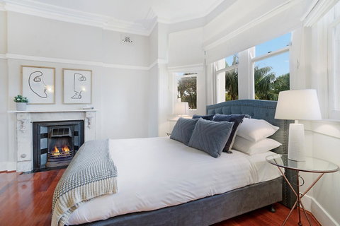 Huge Harbour View Apartment In Historic Home - Accommodation Coffs Harbour 9