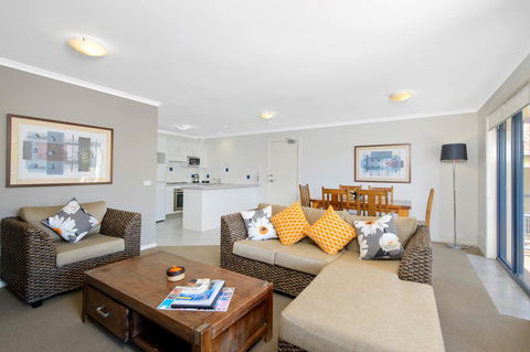 South Pacific Apartments - Accommodation Coffs Harbour 8