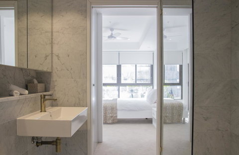Cozy Apartment With Harbour Bridge View In Bondi - Accommodation Coffs Harbour 4