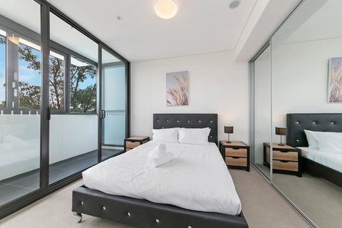 Stylish And Neat Two Bed Apartment In Wentworth Point - Accommodation Coffs Harbour 7