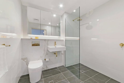 Stylish And Neat Two Bed Apartment In Wentworth Point - Accommodation Coffs Harbour 9