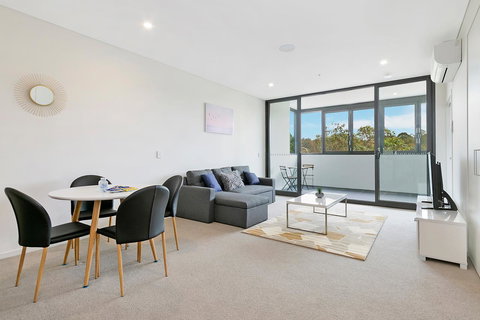 Stylish And Neat Two Bed Apartment In Wentworth Point - Accommodation Coffs Harbour 4