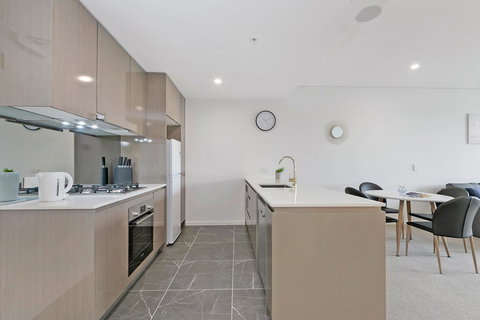 Stylish And Neat Two Bed Apartment In Wentworth Point - Accommodation Coffs Harbour 5