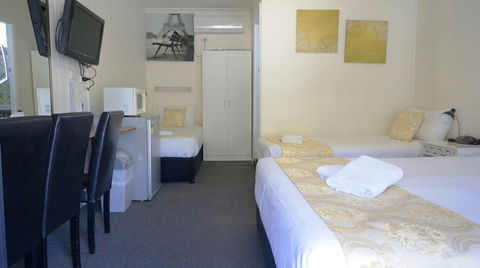 Highway Motor Inn Taree - Accommodation Coffs Harbour 2