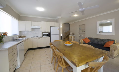 Marty's @ Little Beach - Accommodation Coffs Harbour 10