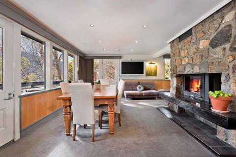 Pure Chalet Thredbo - Accommodation Coffs Harbour 14