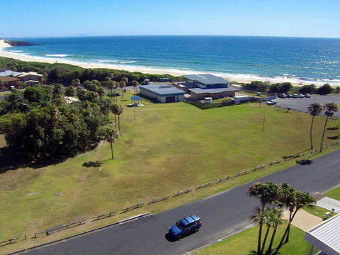 2 Cliff Road - Accommodation Coffs Harbour 0