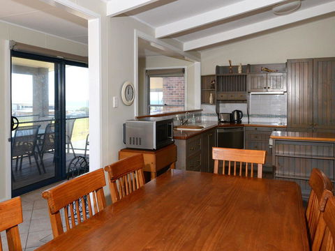 2 Cliff Road - Accommodation Coffs Harbour 5