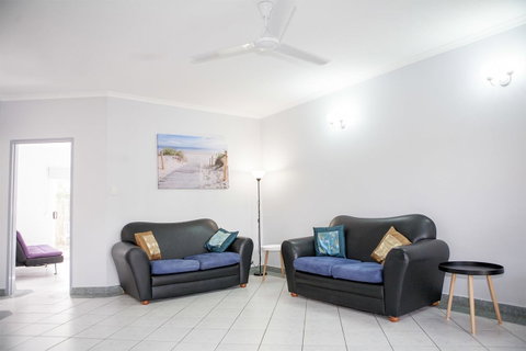 Nightcliff Foreshore Getaway - McKay Gardens - Accommodation Coffs Harbour 9