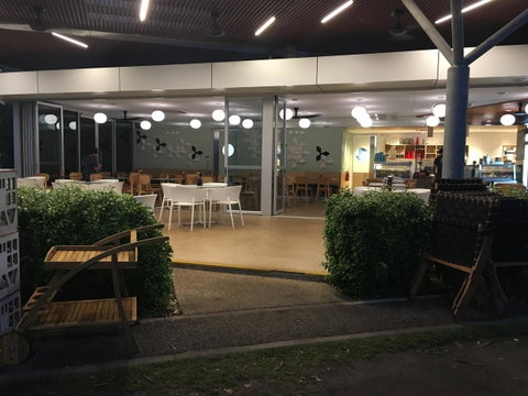 Nightcliff Foreshore Getaway - McKay Gardens - Accommodation Coffs Harbour 21